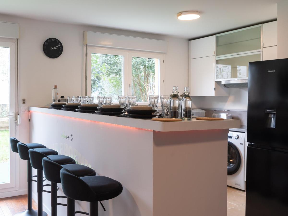 Le Phenix - Hypercentre 16 Personnes Garage Gratuit Wifi Jardin Barbecue Proche Parc Tete D'Or Villeurbanne Exterior foto
